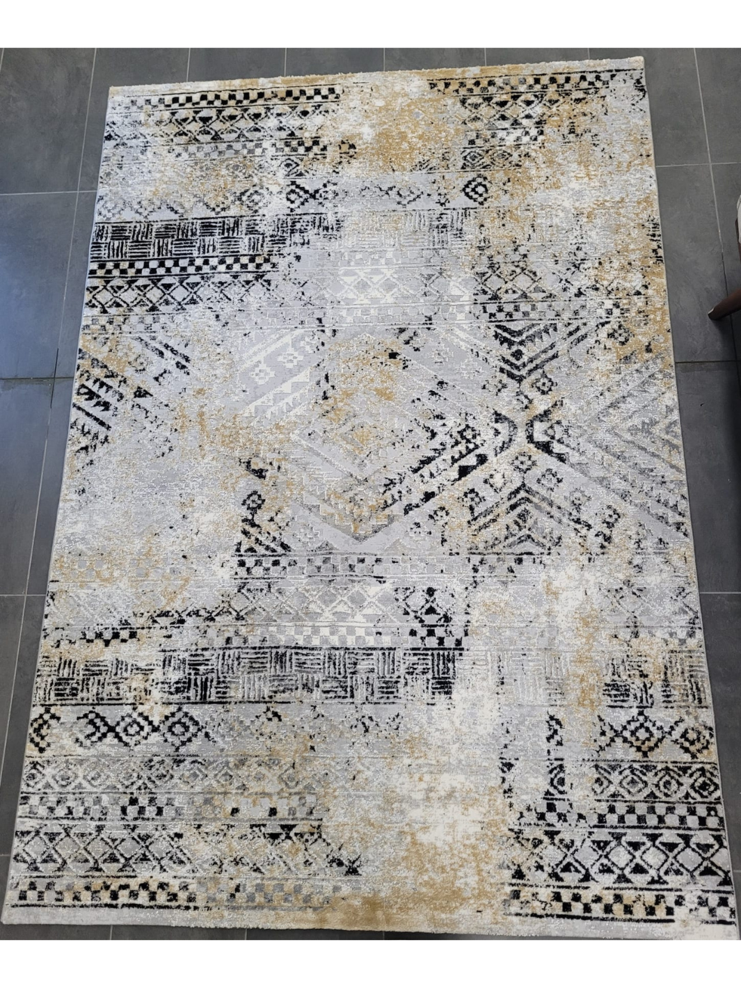 Ali Grey Black Tribal Pattern Rug