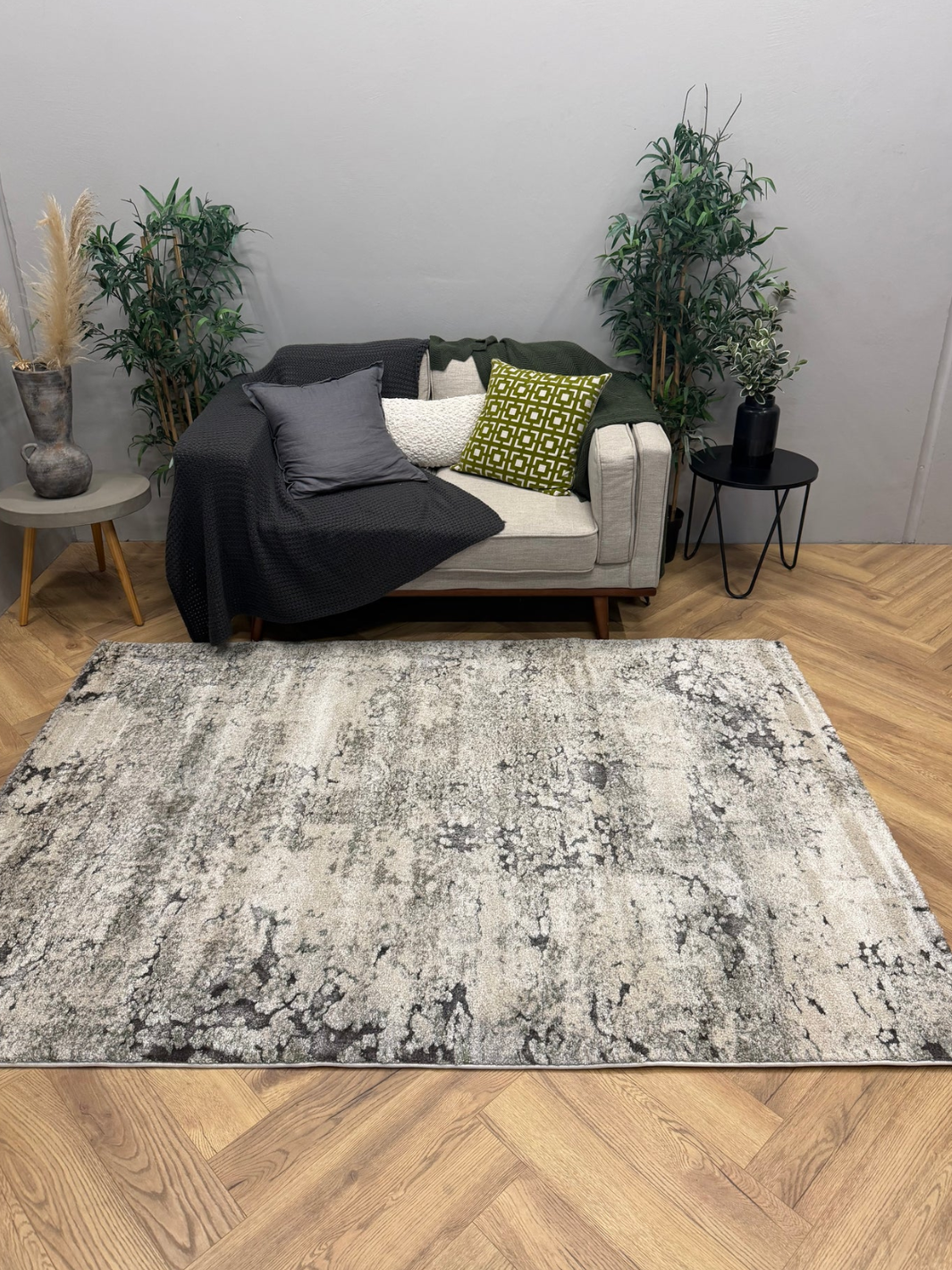 Cresta Ivory Grey Distressed Abstract Rug