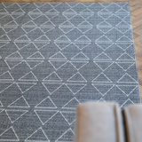 Nikko Grey Cream Triangle Pattern Rug