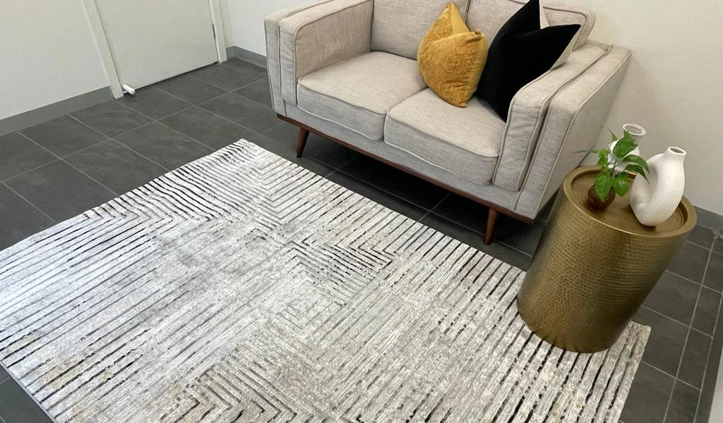 Ali Light Grey and Black Abstract Lines Rug