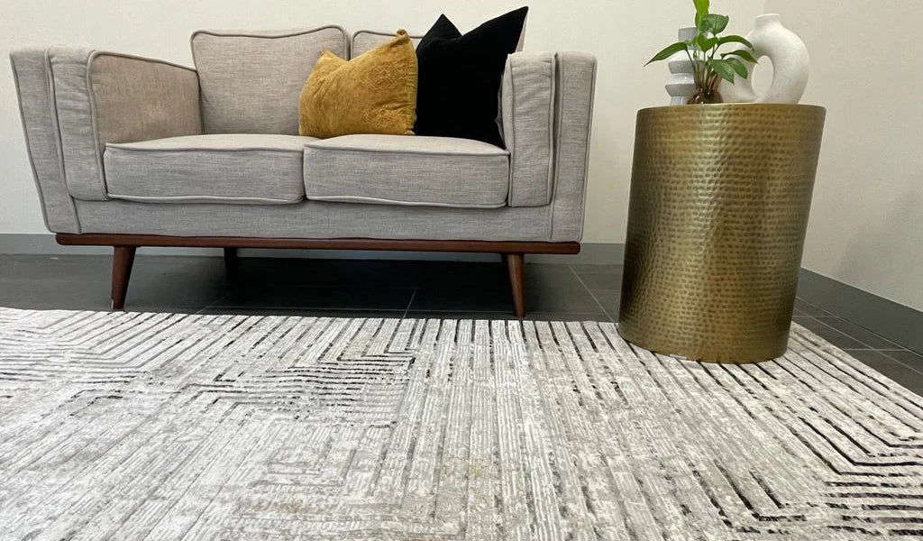 Ali Light Grey and Black Abstract Lines Rug