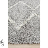 Saffia Silver Zigzag Plush Boho Rug
